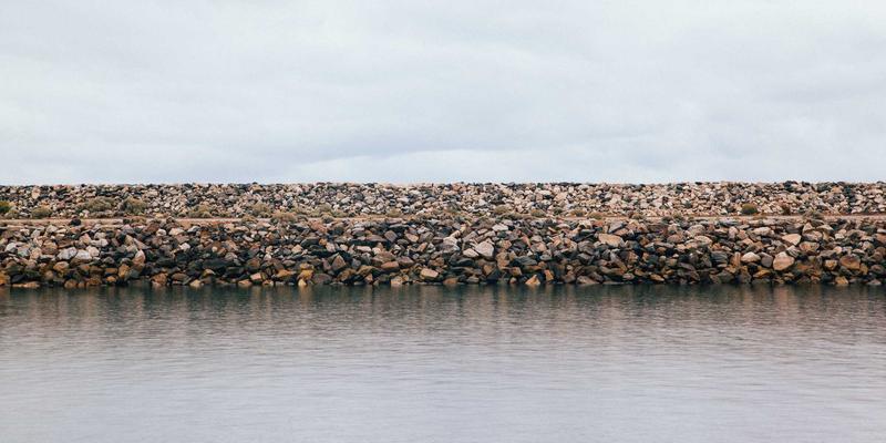 SEO与用户体验（UX）协同优化：通过提升UX降低跳出率，驱动谷歌排名与百度优化